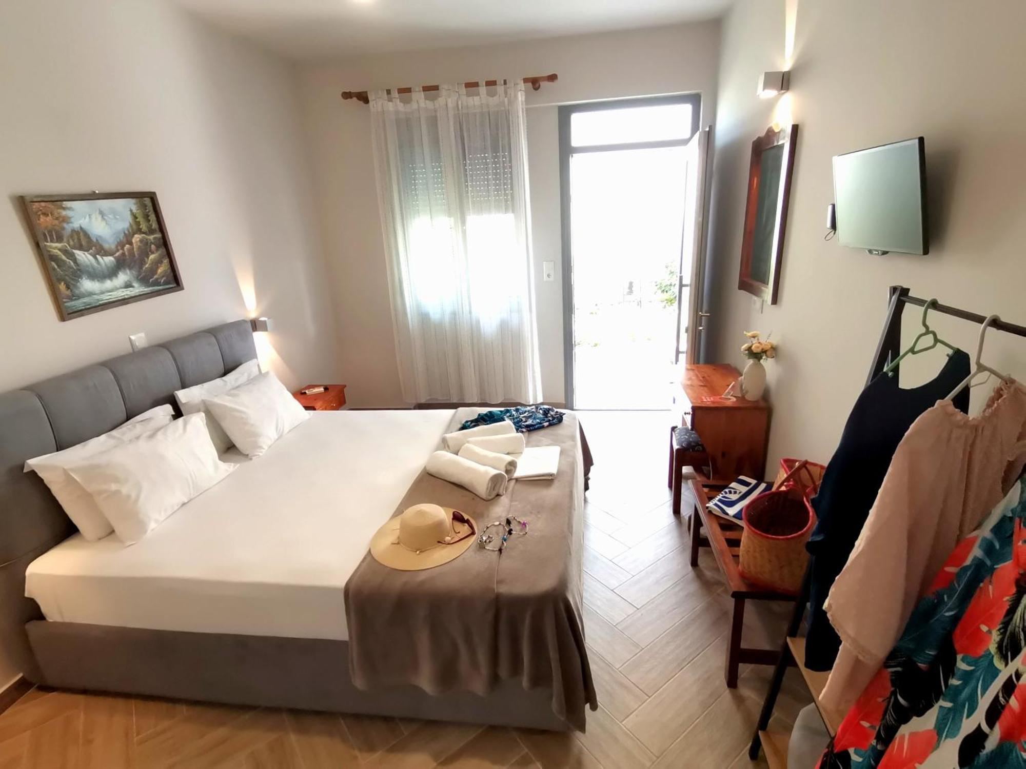Studios Lia Adults Only -Fully Renovated Chrysi Ammoudia ภายนอก รูปภาพ